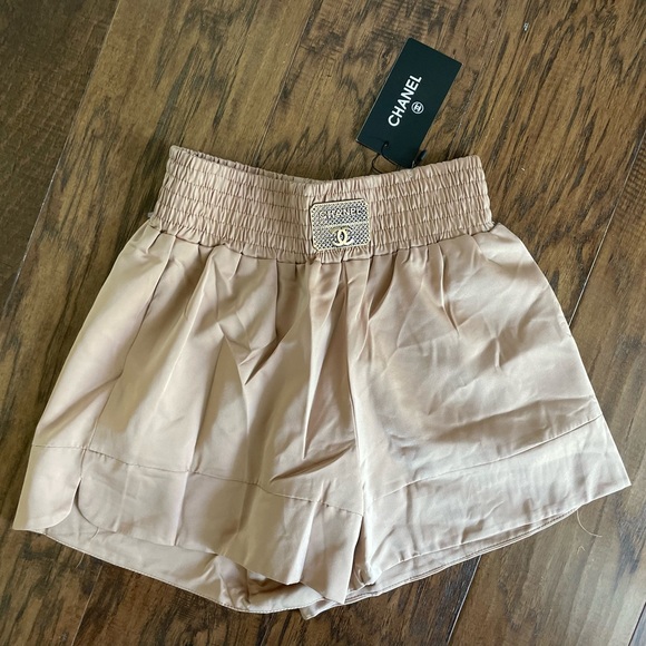 Women's High Waist Cream Shorts - Picture 1 of 4
